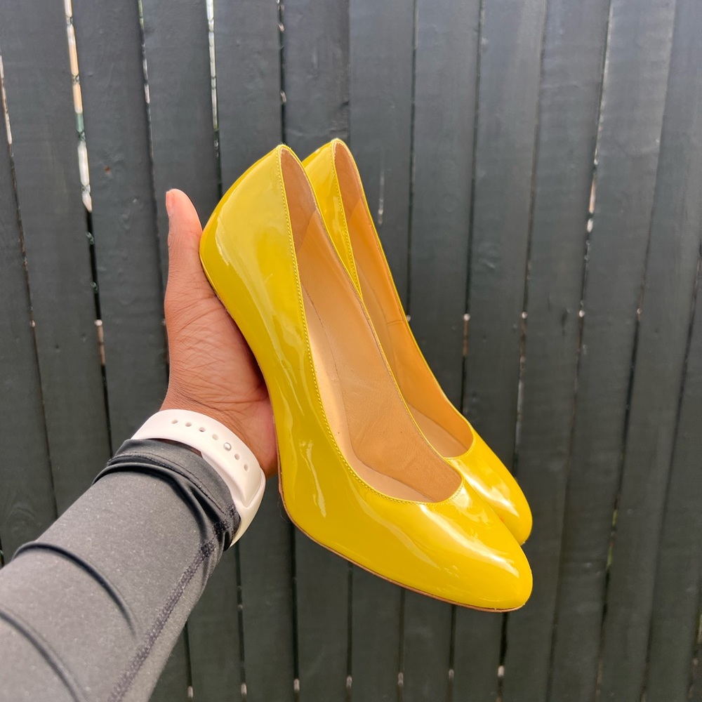 RED BOTTOM HEELS 👠